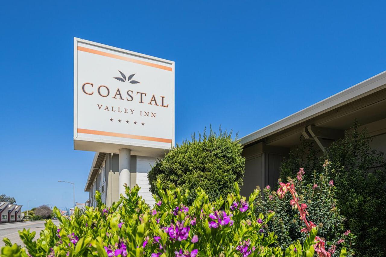 Coastal Valley Inn Кастровил Екстериор снимка